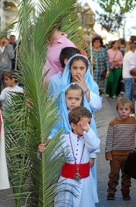 Los niños fueron auténticos protagonistas de la procesión. 