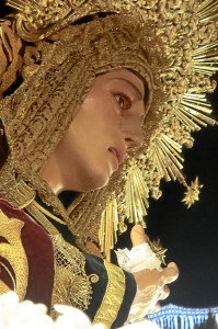 La Virgen del Valle estrena este año estrena la mesa, las caídas y las borlas de las maniguetas.