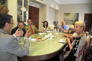 Durante la visita han conocido las principales actividad de la actualidad onubense.