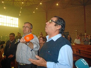 Las saetas no han faltado en el interior del templo antes de la salida.