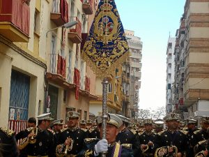 La Banda de Cornetas y Tambores de Jesús Nazareno acompaña a Jesús de la Humildad. 