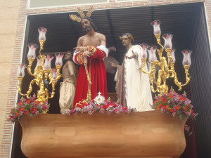 El paso de ministerio de la Hermadad de la Salud,a en su salida del pasado año 2013. 