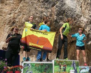 Esmeralda Mendoza, en el tercer puesto del podio.