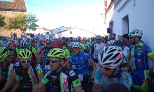 Más de mil ciclistas tomaron la salida en Santa Ana la Real.