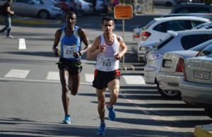 Ferraz y Varela, en plena carrera por las calles de Punta.