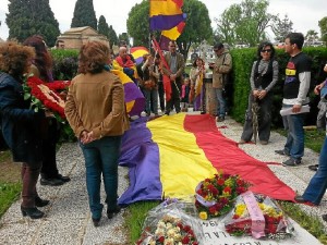 Izquierda Unida ha realizado un homenaje que forma parte de las actos que se están llevando a cabo en diferentes localidades de la provincia de Huelva durante estos días con motivo de 83 aniverario de la República.