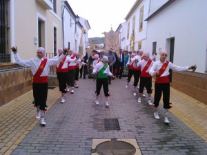 Los cirochos suelen bailar ante la Virgen de PIedras Albas.