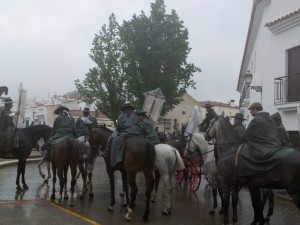 El recorrido se ha visto deslucido por la lluvia. 