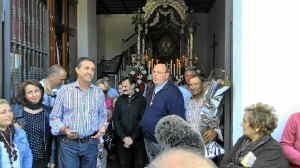 La comitiva ha sido recibida por la Hermandad, el Ayuntamiento de Moguer y el cura párroco de la localidad. 