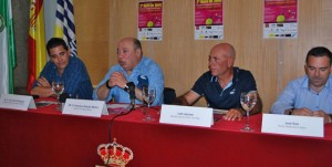 Un momento de la presentación del torneo de tenis en Isla Cristina.