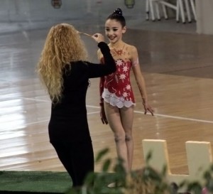 Lucía Boza, en el momento de recibir su medalla.