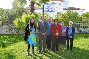 Rotulación de los jardines Manuel Feria Toscano en Puna Umbría. 