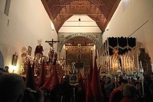 Las imagenes de la Sagrada Lanzada y de la Maria Santisima de la Esperanza del Mar. / Foto: Javi Losa. 