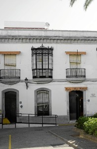 Fachada del Casino de Moguer.