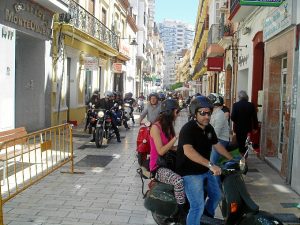 Las motos llegaron a la calle Berdigón por la tarde. 