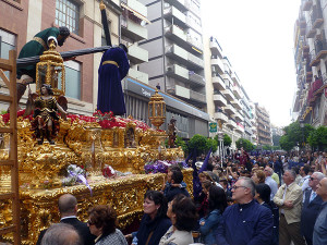 Nuestro Padre Jesús Nazareno caminando por Plus Ultra