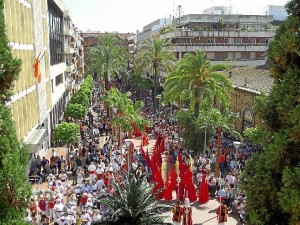 El Paseo Santa Fe, lleno de devotos.