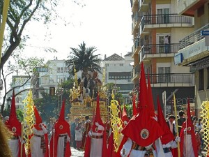 Su paso por el Paseo Santa Fe es de los más característicos del Domingo de Ramos onubense