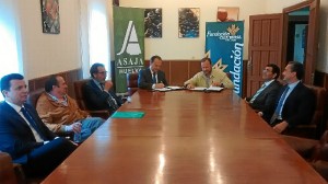 Firma del convenio entre Asaja-Huelva y Caja Rural del Sur.