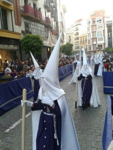 Los nazarenos del Cautivo.