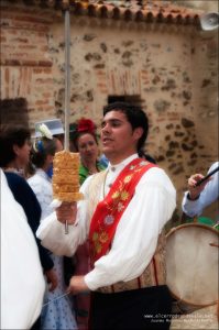 La 'Danza de las Lanzas' es tradicional del Cerro del Ándévalo para las fiestas en honor a San Benito./ Foto: Hermandad de San Benito. 