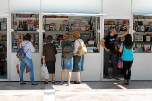 La Feria del Libro de la capital se celebra en la Plaza de las Monjas.