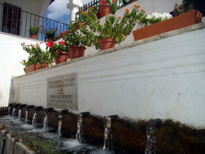 La conocida fuente de los Doce Caños en Fuenteheridos.