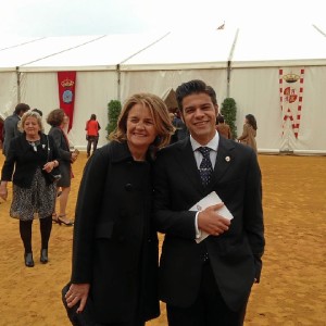 El joven Pedro Baena, con su madre Lourdes Sánchez, el día del premio. 