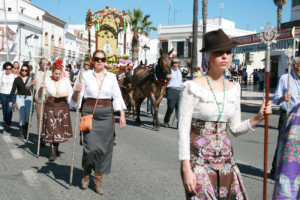 El pregonero Domingo Custodio dio el pistoletazo de salida a la romería de Sa Isidro.