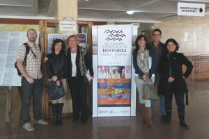 Cristina, junto a sus compañeros del proyecto de investigación 'Paradojas de la ciudadanía', en un encuentro celebrado en octubre de 2013 en Mendoza (Argentina), donde presentó los primeros resultados del proyecto premiado.