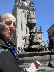 Anselomo en la plaza del Obradoiro en Santiago. 