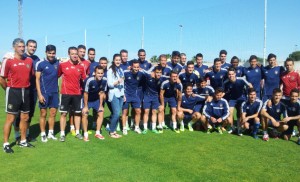 Carolina Marín con el plantel de profesionales del Recre.