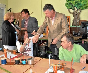 Visita realizada por Carmelo Romero a la residencia. 