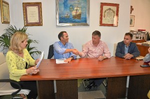 Firma del contrato. 