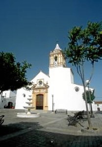 El templo, cuya construcción se remonta al siglo XVI, es la edificación más antigua y representativa del municipio.