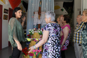 Los vecinos de Los Rosales celebran la semana cultural y las cruces de mayo. 