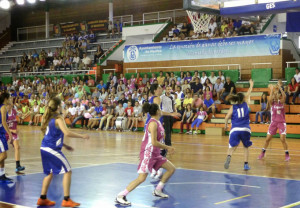 Ángela Rebollo aportó 12 puntos a su equipo.