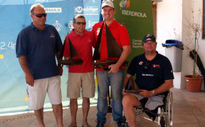 Los tres primeros clasificados en el Campeonato de España de vela adaptada. / Foto: www.rfev.es.