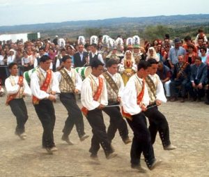 La 'Danza de las Lanzas' es tradicional del Cerro del Ándévalo para las fiestas en honor a San Benito. / Foto: Hdad. de San Benito.