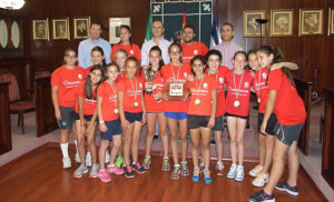 Homenaje al equipo alevín femenino del CB Lepe.