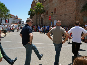 Alosneros bailando la danza de los cascabeleros / Foto: Blas Borrero