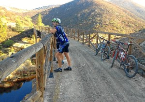 Imagen de un ciclista en una de las rutas de Eurovelo.