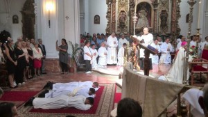 Se han ordenado dos nuevos sacerdotes y un diácono. 