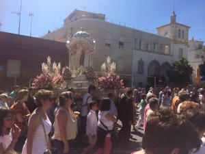 Imagen del traslado de la Virgen de la Cinta.