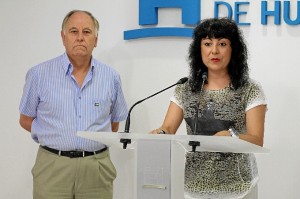 Luis Cruz y Elena Tobar, en el acto. / Foto: Moisés Núñez. 