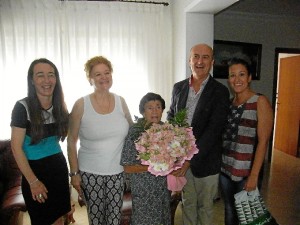 María recibió la felicitación del alcalde y la corporación municipal. 