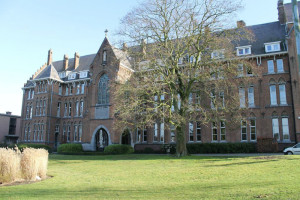 Universidad de Lovaina, Bélgica.