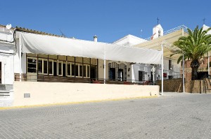 Casino de Villanueva de los Castillejos. / Foto: Fotoespacios.