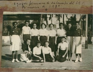 Equipo femenino del SEU en Huelva. Promoción de 1939. / Foto: Colección particular de la familia López Olmo. 