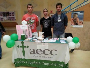 Jóvenes por la salud, voluntarios encargados de las mesas informativas.